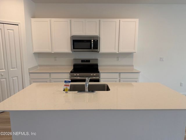 3978 MID CENTURY Street, Jacksonville, FL 32217