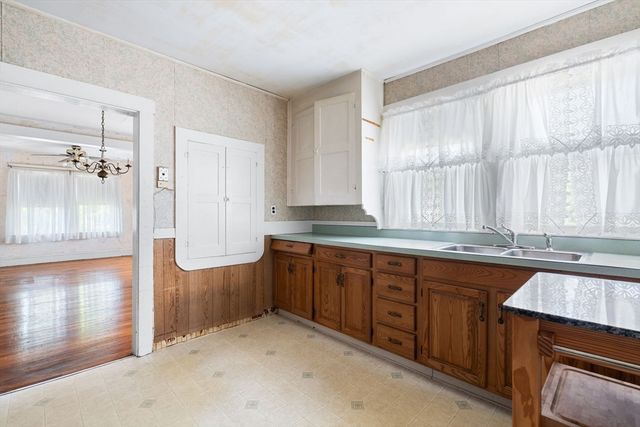 85 Whiton Ave, Quincy, MA 02169