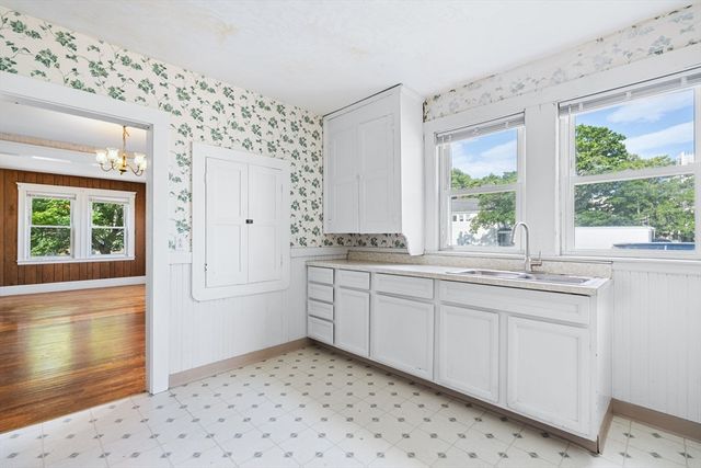 85 Whiton Ave, Quincy, MA 02169