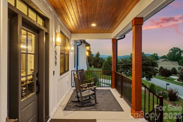 559 Blacksmith Run Drive, Hendersonville, NC 28792