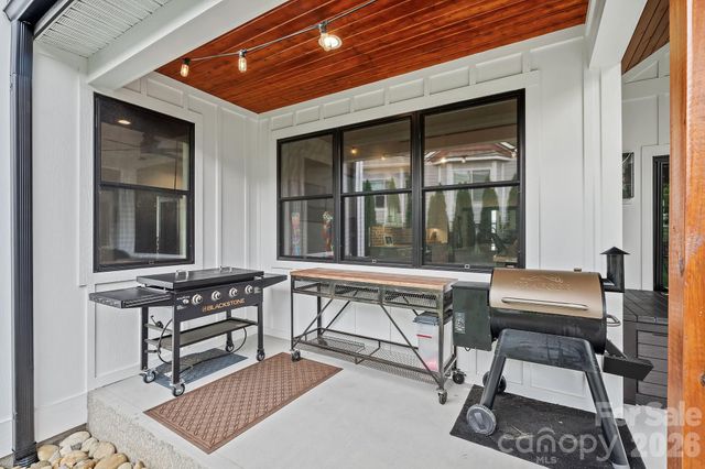 559 Blacksmith Run Drive, Hendersonville, NC 28792