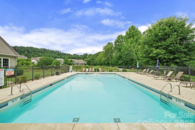559 Blacksmith Run Drive, Hendersonville, NC 28792