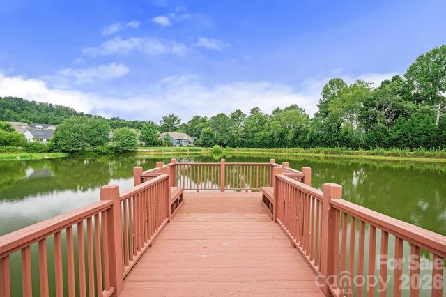 559 Blacksmith Run Drive, Hendersonville, NC 28792