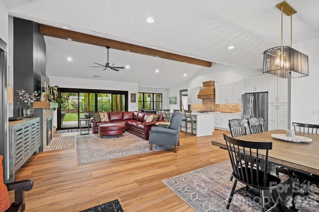 559 Blacksmith Run Drive, Hendersonville, NC 28792
