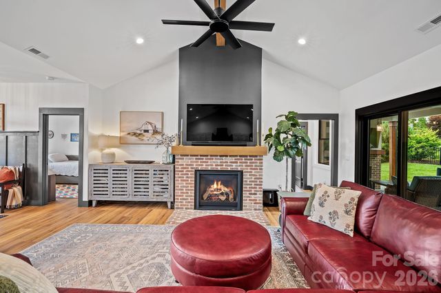 559 Blacksmith Run Drive, Hendersonville, NC 28792