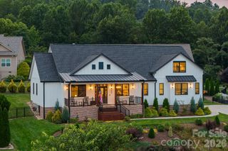 559 Blacksmith Run Drive, Hendersonville, NC 28792