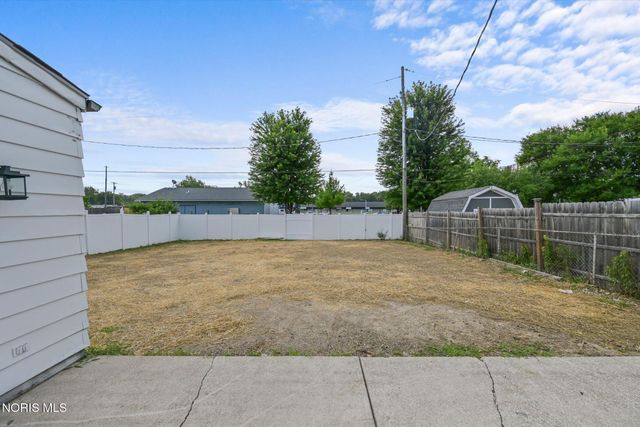 277 Shoreham Lane, Toledo, OH 43612