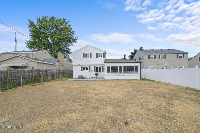 277 Shoreham Lane, Toledo, OH 43612