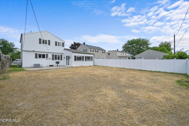 277 Shoreham Lane, Toledo, OH 43612