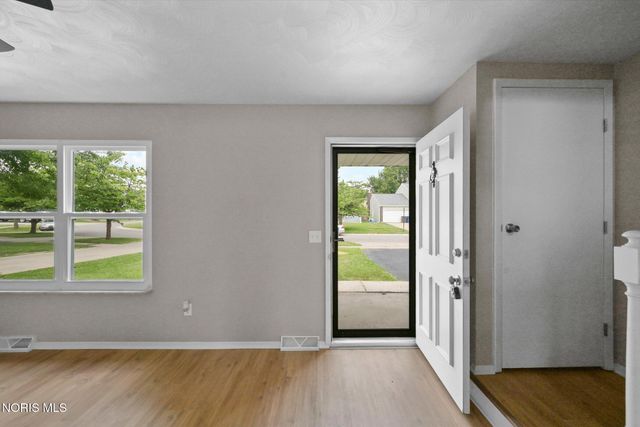 277 Shoreham Lane, Toledo, OH 43612