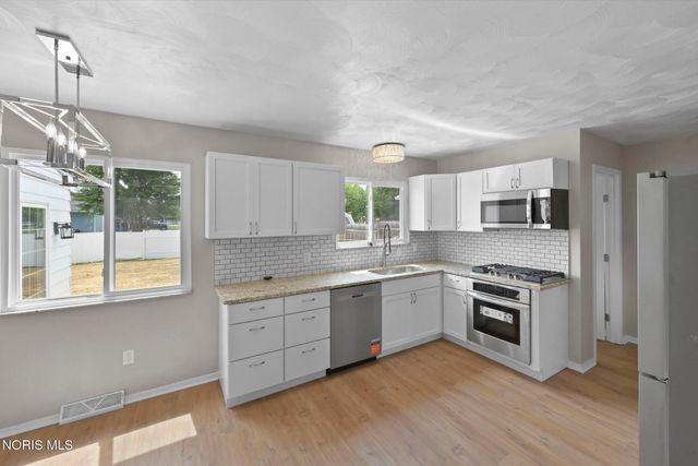 277 Shoreham Lane, Toledo, OH 43612
