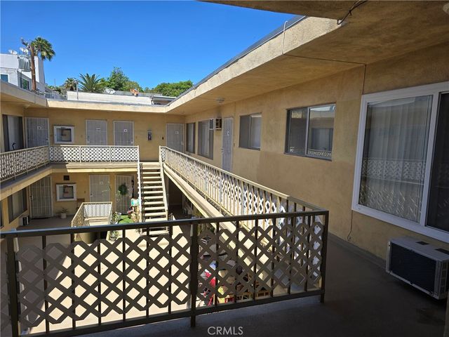 7549 Lexington Avenue 19, West Hollywood, CA 90046