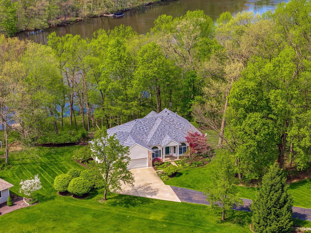 4561 River Pointe Boulevard, Buchanan Twp, MI 49120
