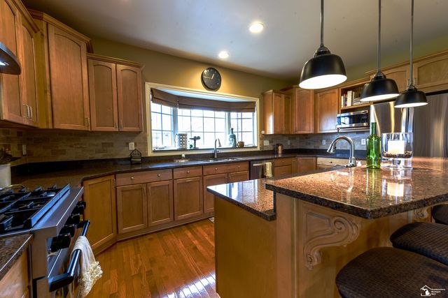 327 Pebble Beach Drive, Monroe, MI 48162