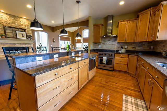 327 Pebble Beach Drive, Monroe, MI 48162