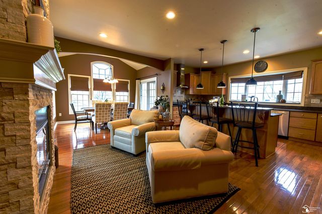 327 Pebble Beach Drive, Monroe, MI 48162