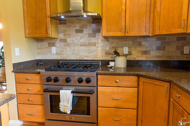 327 Pebble Beach Drive, Monroe, MI 48162
