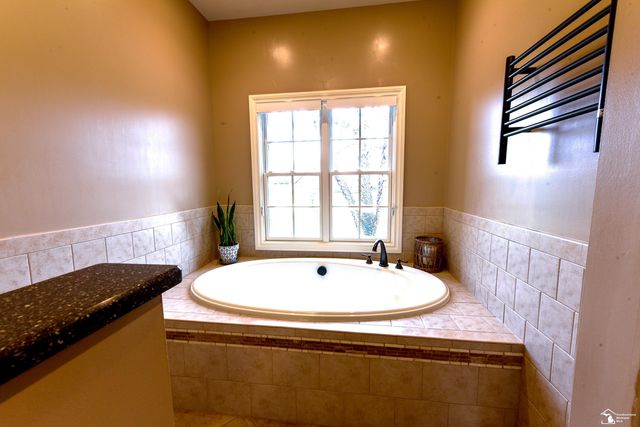 327 Pebble Beach Drive, Monroe, MI 48162