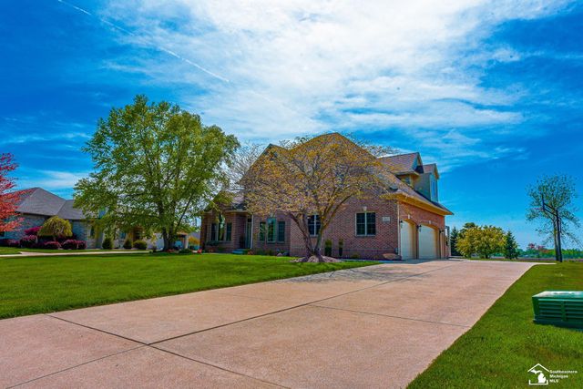 327 Pebble Beach Drive, Monroe, MI 48162