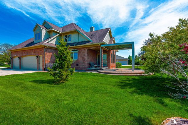 327 Pebble Beach Drive, Monroe, MI 48162
