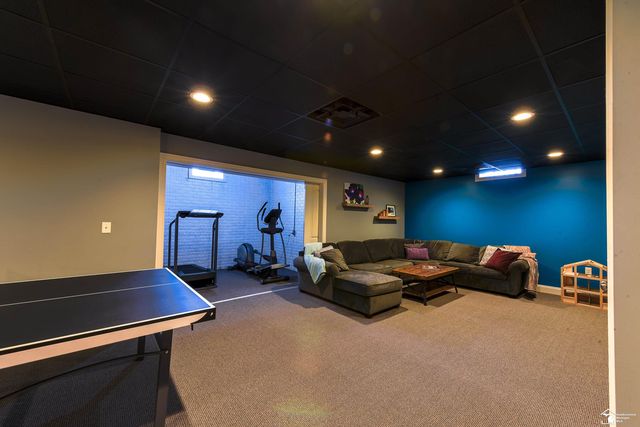327 Pebble Beach Drive, Monroe, MI 48162