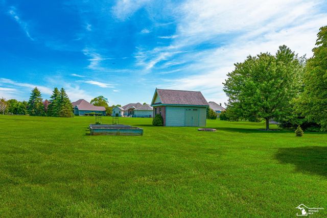 327 Pebble Beach Drive, Monroe, MI 48162