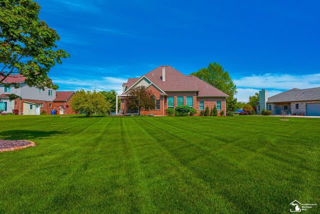 327 Pebble Beach Drive, Monroe, MI 48162
