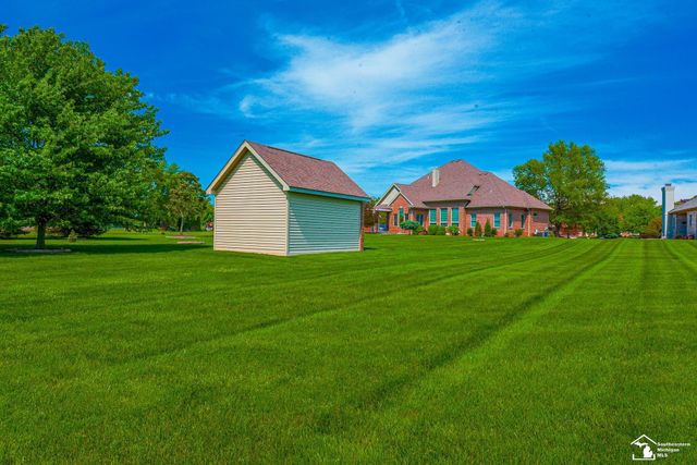 327 Pebble Beach Drive, Monroe, MI 48162
