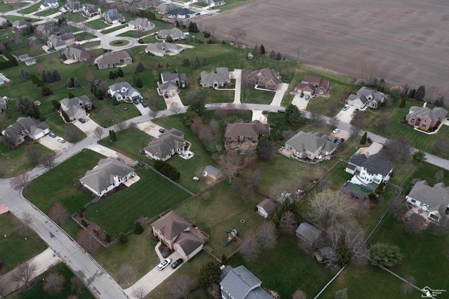 327 Pebble Beach Drive, Monroe, MI 48162