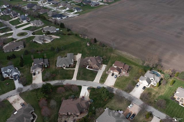 327 Pebble Beach Drive, Monroe, MI 48162