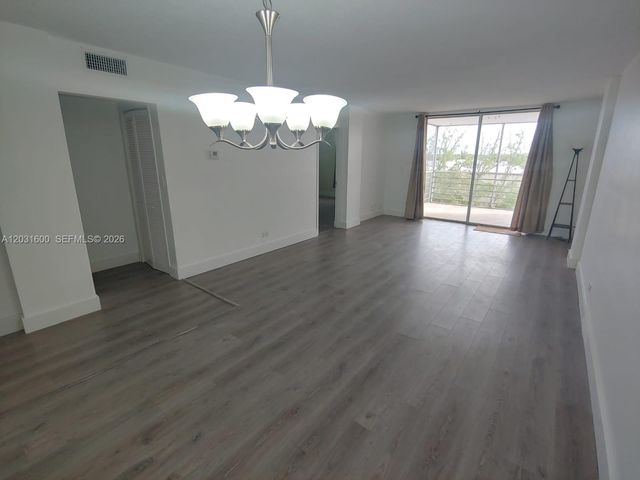 3660 NE 166th St 511, North Miami Beach, FL 33160
