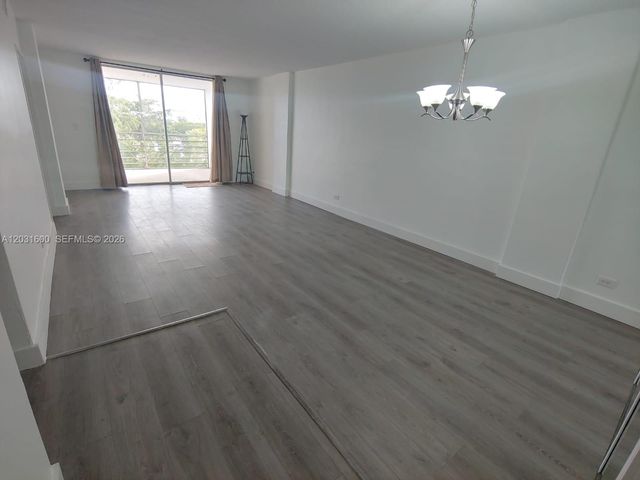 3660 NE 166th St 511, North Miami Beach, FL 33160