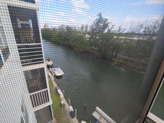 3660 NE 166th St 511, North Miami Beach, FL 33160