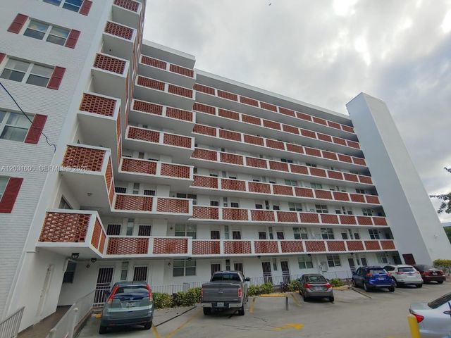 3660 NE 166th St 511, North Miami Beach, FL 33160