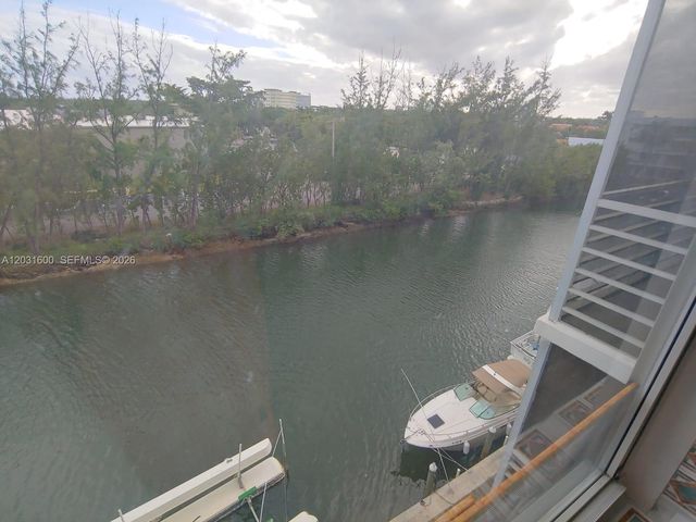 3660 NE 166th St 511, North Miami Beach, FL 33160
