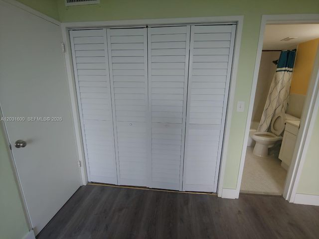 3660 NE 166th St 511, North Miami Beach, FL 33160