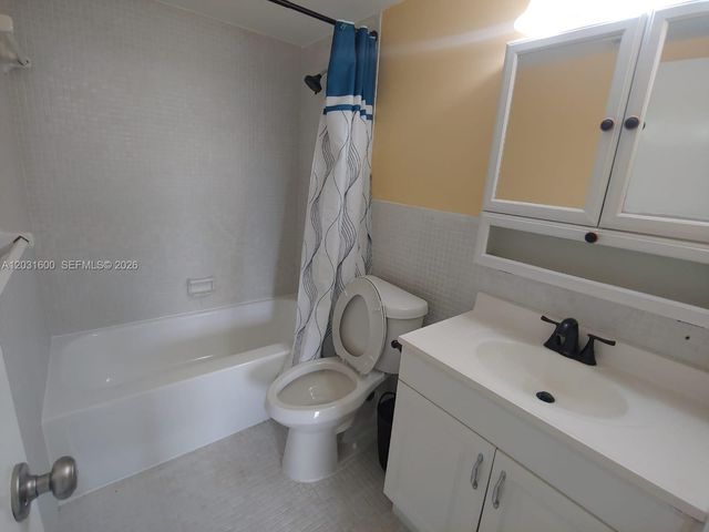 3660 NE 166th St 511, North Miami Beach, FL 33160