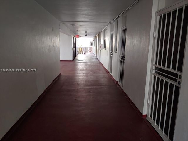 3660 NE 166th St 511, North Miami Beach, FL 33160