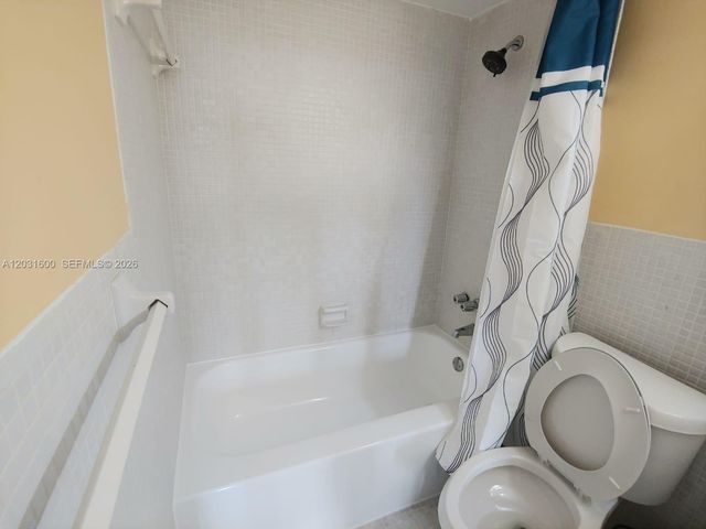 3660 NE 166th St 511, North Miami Beach, FL 33160