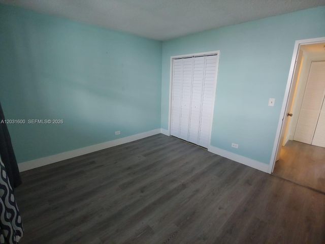 3660 NE 166th St 511, North Miami Beach, FL 33160