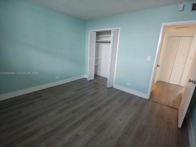 3660 NE 166th St 511, North Miami Beach, FL 33160