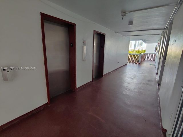 3660 NE 166th St 511, North Miami Beach, FL 33160