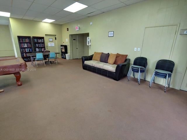 3660 NE 166th St 511, North Miami Beach, FL 33160