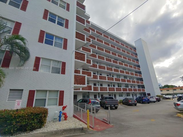 3660 NE 166th St 511, North Miami Beach, FL 33160