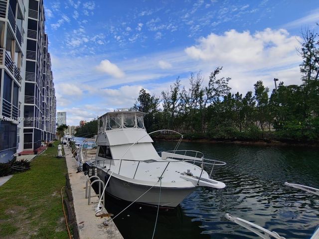 3660 NE 166th St 511, North Miami Beach, FL 33160