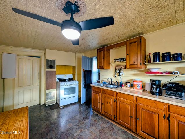 21 Morris Street, Cohoes, NY 12047