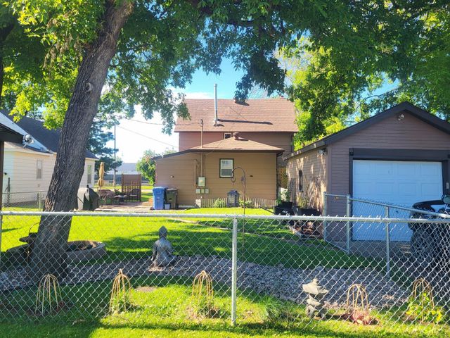 302 2nd Avenue SE, Dilworth, MN 56529