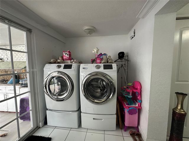 961 W 37th Terrace 30, Hialeah, FL 33012