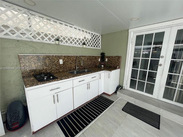 961 W 37th Terrace 30, Hialeah, FL 33012