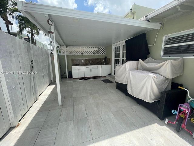 961 W 37th Terrace 30, Hialeah, FL 33012
